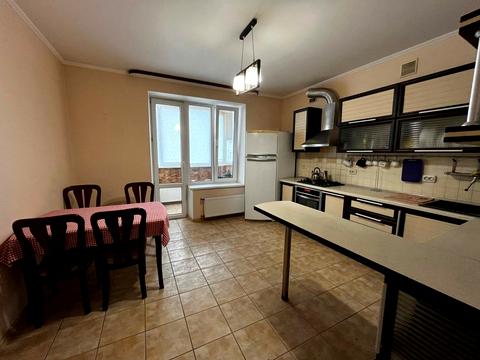 квартира за адресою Зодчих вул., 14