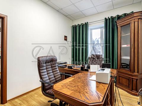 комерційна за адресою Берестейське шосе (Брест-Литовське), 1