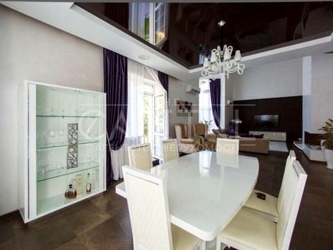 комерційна за адресою Стеценка вул., 10
