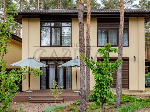 будинок за адресою Буча, Богдана Хмельницького бульв.