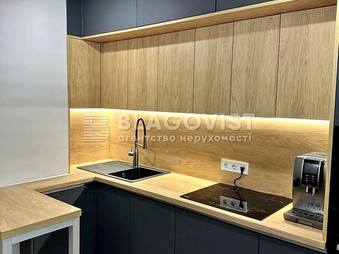 квартира за адресою Софії Русової вул., 7-А