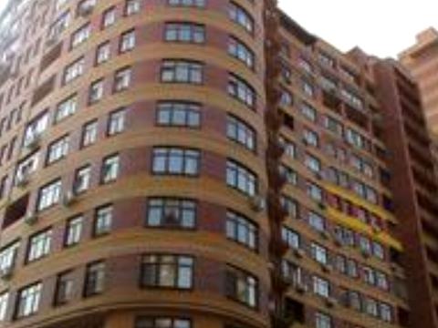 паркомісце за адресою Євгена Коновальця вул. (Щорса), 36-В