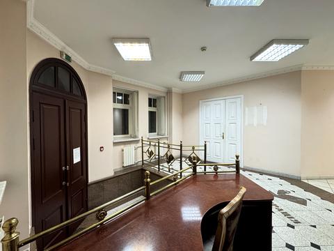 комерційна за адресою Кирилівська вул. (Фрунзе), 1-3