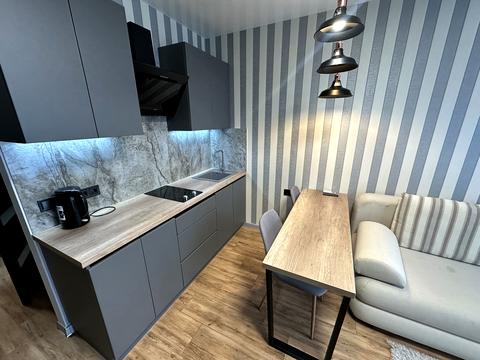 квартира за адресою Літературна вул., 10б