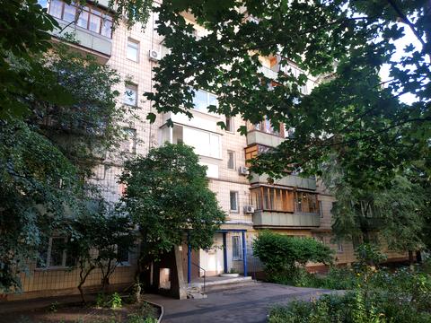 комерційна за адресою Предславинська вул., 12