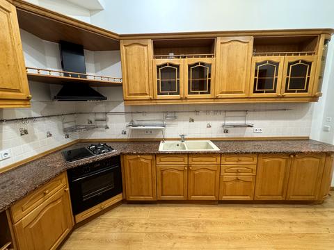 комерційна за адресою Саксаганського вул., 99