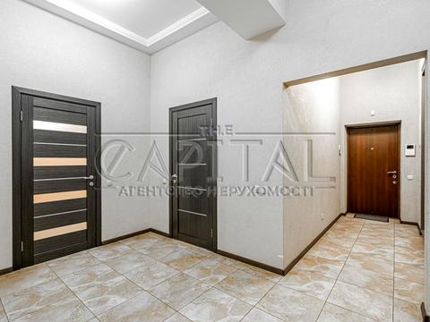 комерційна за адресою Воздвиженська вул., 42