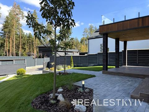 будинок за адресою Квітнева вул.