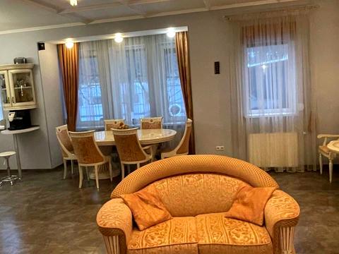будинок за адресою Тараса Шевченка пл.