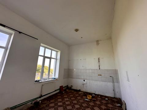 коммерческая по адресу Центральна ул., 8