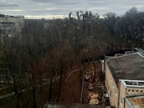 комерційна за адресою Інститутська вул., 4/1