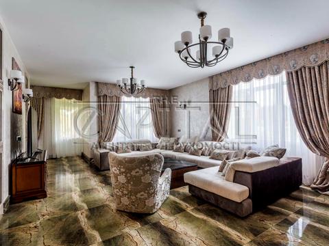 будинок за адресою світанкова, 10