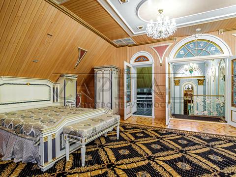комерційна за адресою Патріарха Володимира Романюка вул. (Жовтнева), 2Б
