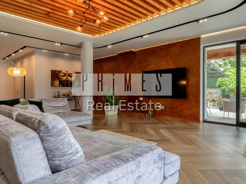 будинок за адресою Молодіжна вул.