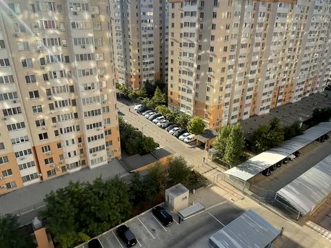 квартира за адресою Райдужний масив вул., 6