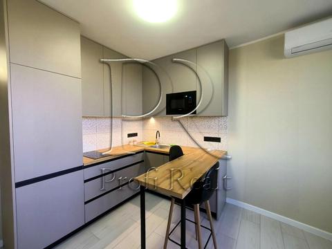 квартира за адресою Героїв Небесної Сотні просп., 20/10