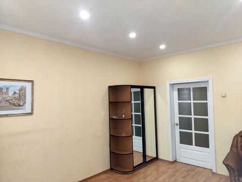 комерційна за адресою Шовковична вул., 7