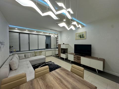 квартира за адресою Дніпровська набережна вул., 14