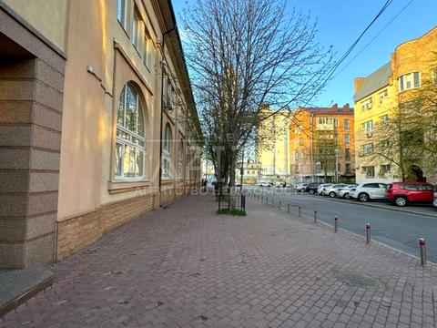 комерційна за адресою Хорива пров., 37