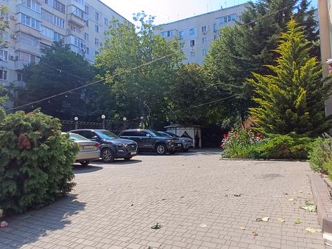 комерційна за адресою Лазурна вул. (Гайдара), 3А