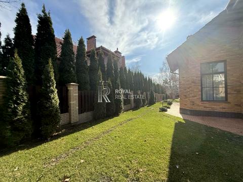 будинок за адресою с. Лісники, квіткова