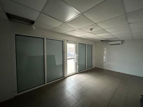 комерційна за адресою Симона Петлюри вул., 12