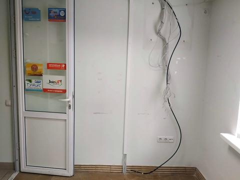 комерційна за адресою Левка Лук'яненка вул. (Маршала Тимошенка), 19