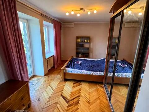 квартира за адресою Ніла Армстронга вул. (Казакова), 4
