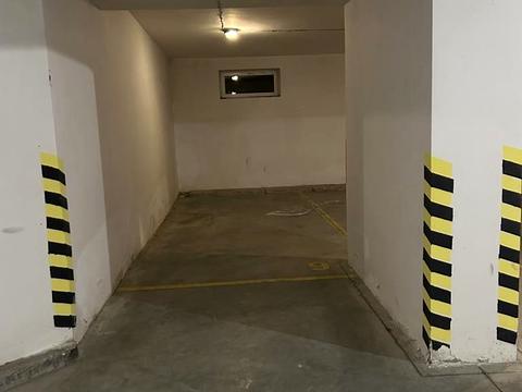 паркомісце за адресою Гординських вул., 11