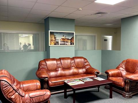 комерційна за адресою Євгена Коновальця вул. (Щорса), 36-Б