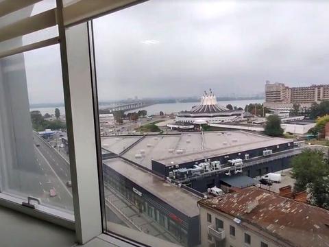 комерційна за адресою Королеви Єлизавети ІІ вул. (Глинки), 2