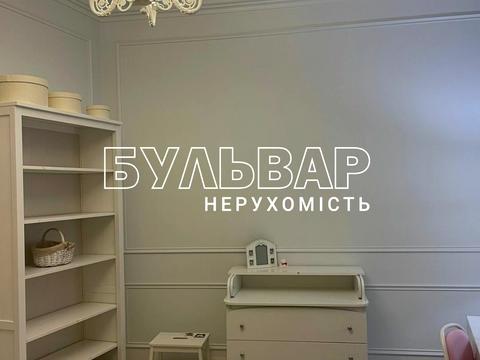 квартира по адресу Гвардейцев-Широнинцев ул., 33