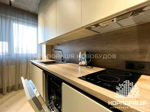 комерційна за адресою Богдана Хмельницького пл., 2В