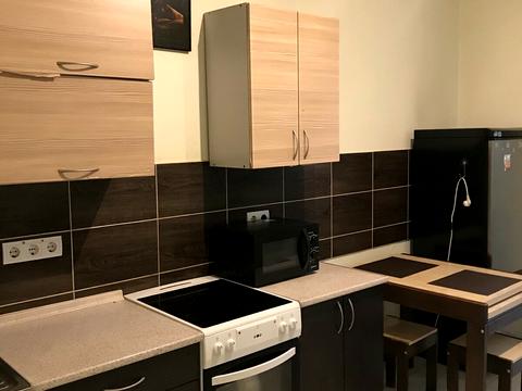 квартира за адресою Сім'ї Кульженків вул. (Петра Дегтяренка), 35