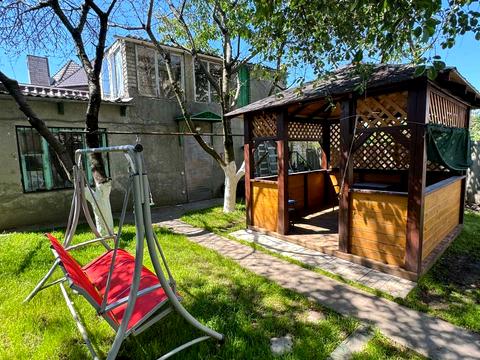 будинок за адресою Небесної Сотні просп. (Маршала Жукова)