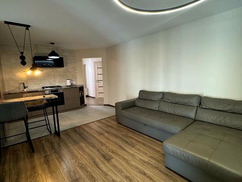 квартира за адресою Автокразівський бульв., 8