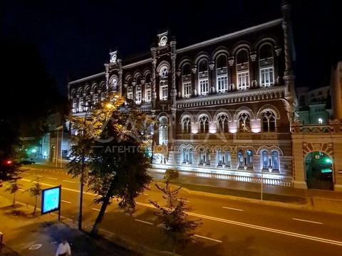комерційна за адресою Інститутська вул., 16