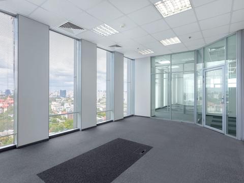 комерційна за адресою Миколи Амосова вул., 12