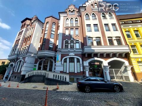 комерційна за адресою Воздвиженська вул., 41