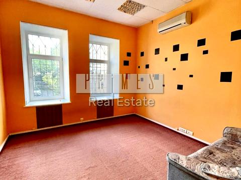 комерційна за адресою Михайлівська вул., 12-Б