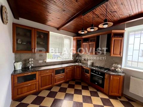 будинок за адресою Квітнева вул.