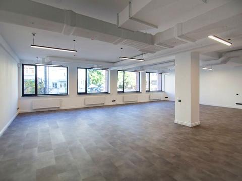 комерційна за адресою Саксаганського вул., 53/8