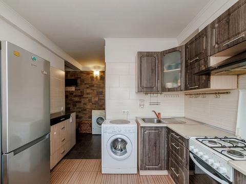 квартира за адресою Автозаводська вул., 25