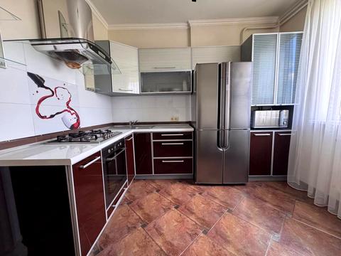 квартира за адресою Тополина, 2
