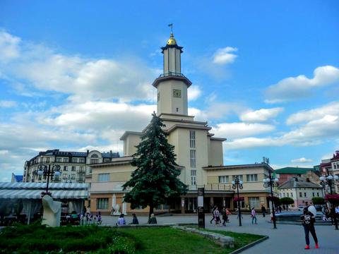 комерційна за адресою п. Ринок, 18