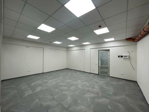 комерційна за адресою Львівська вул., 102