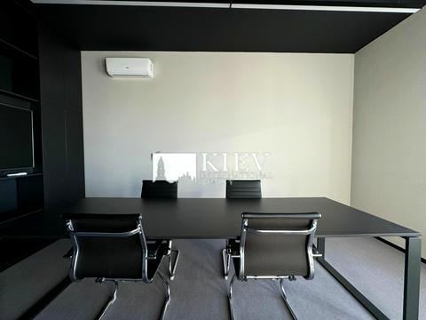 комерційна за адресою Жилянська вул., 68