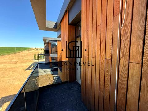 будинок за адресою с. Лісники, Ватутіна пров.