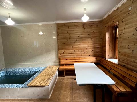 комерційна за адресою Назарія Яремчука вул. (Єршова), 1