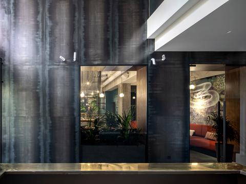 комерційна за адресою Саксаганського вул., 53/80